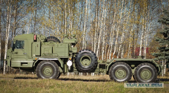 Тест-драйв ракетного тягача БАЗ-6402