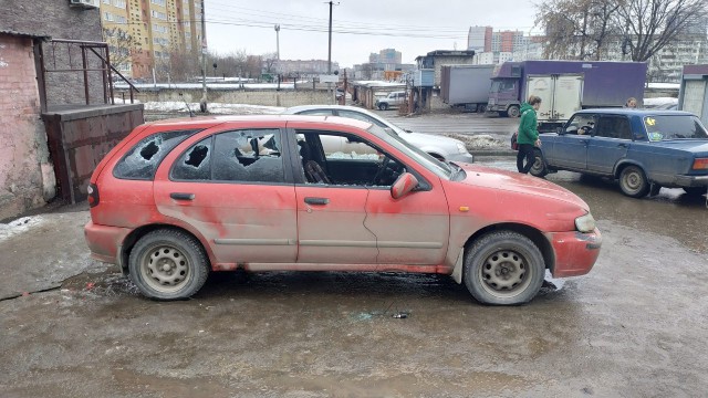 Гопники по вызову: в Новосибирске появилась группа, которая предлагает бить машины на заказ