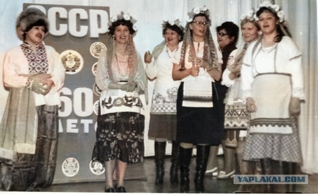 Нейросеть на хаялву раскрашивает фото к 9 мая