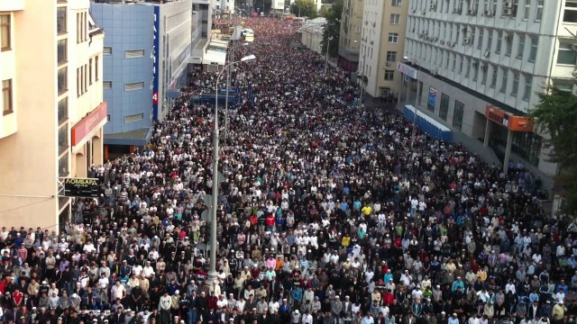 В Риме  марш  правых