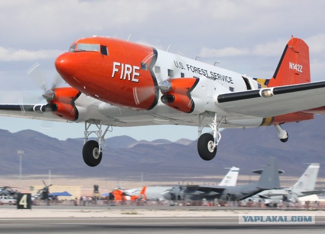 Самолёт-эпоха. Douglas DC-3 (C-47, Ли-2).