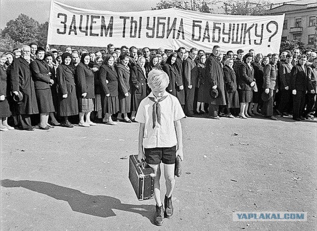 Короля Великобритании Карла III закидали яйцами