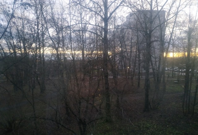 За окном
