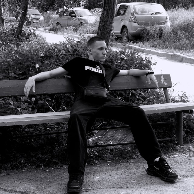 В Свердловской области подросток жестоко избил 13-летнего школьника из-за прически: всё это случилось на глазах его девушки