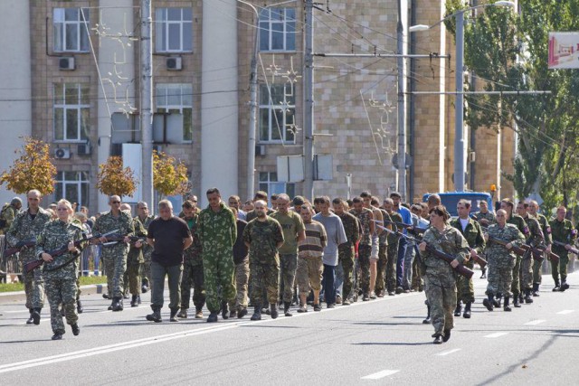Марш пленных в Донецке 24.08.2014