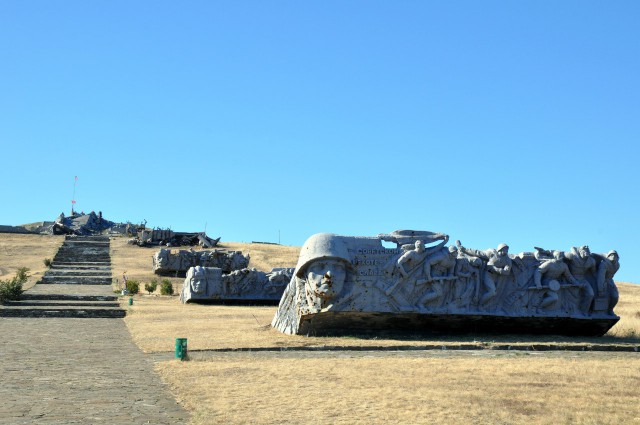 Один день на Саур-могиле