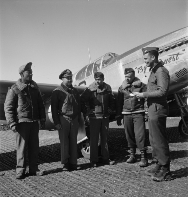 Как американские лётчики в 1944 году атаковали советские войска: воздушный бой над Нишем