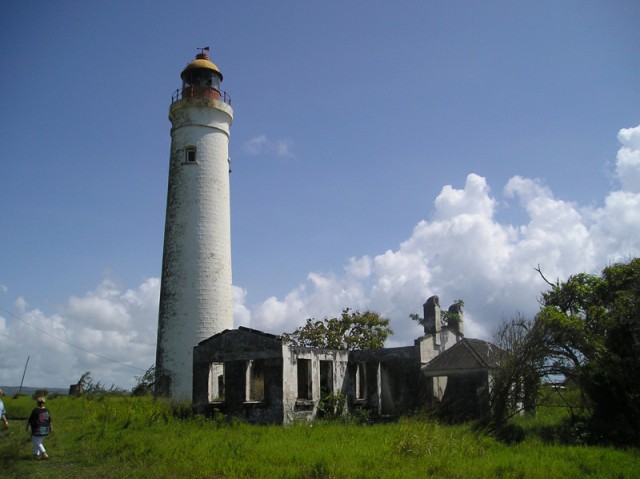 10 очень уединённых маяков