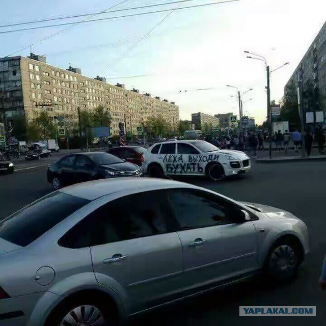 Житель Самары, в стихах, призвал не вешать пошлые наклейки ко Дню Победы на машины!