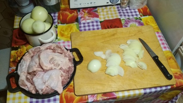 Куриные бедрышки с лимоном и барбарисом.