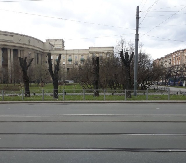 Обрубки - это "красиво"? Пилят во всех смыслах...