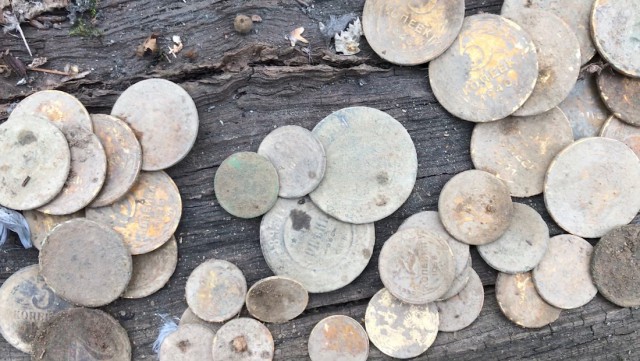 Полные карманы монет! Как мы клад в лесу искали