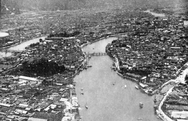 Хиросима до и после атомной бомбардировки, 1945 год.