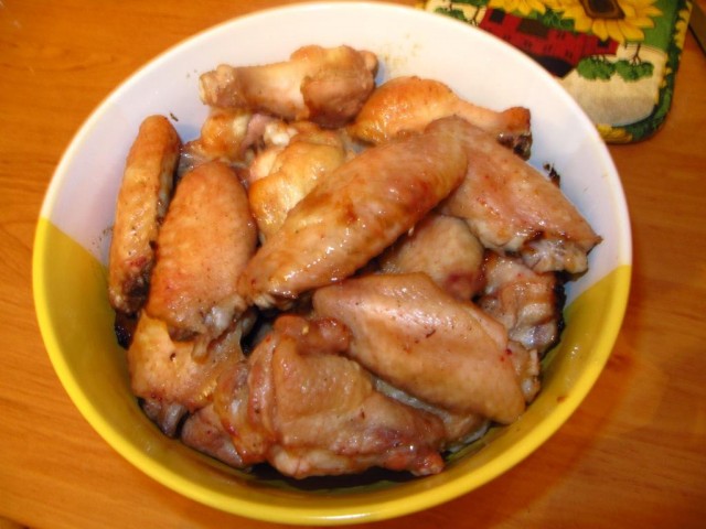 Ноги, хвосты… главное – крылья!, Кура-International–2, куриные крылья