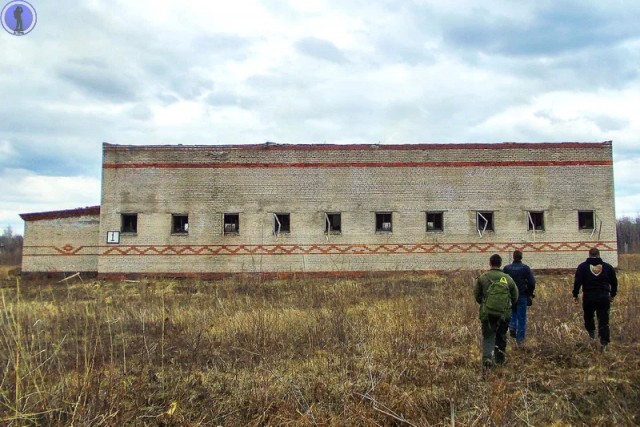 Заброшенный ракетный арсенал бывшего военного аэродрома "Кулон" в Переяславке
