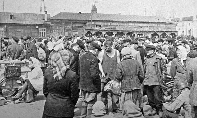 Первые два послевоенных года в исторических фотографиях
