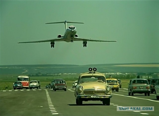 Как самолеты садятся на трассу. Беларусь.(1ф+1в)