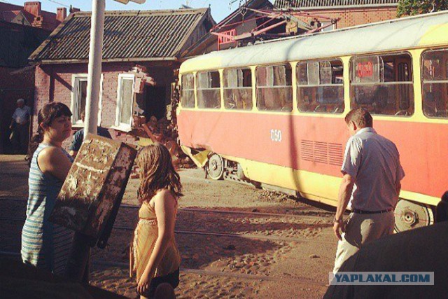 Когда дом находится рядом с трассой
