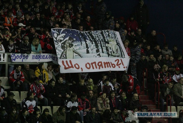 На Майдане появились протестующие с палатками