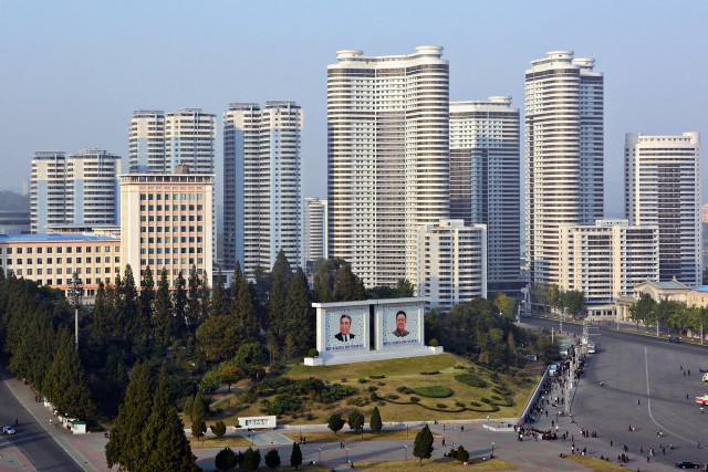 Контрабандные фотографии из Северной Кореи: Ким Чен Ын не одобряет!