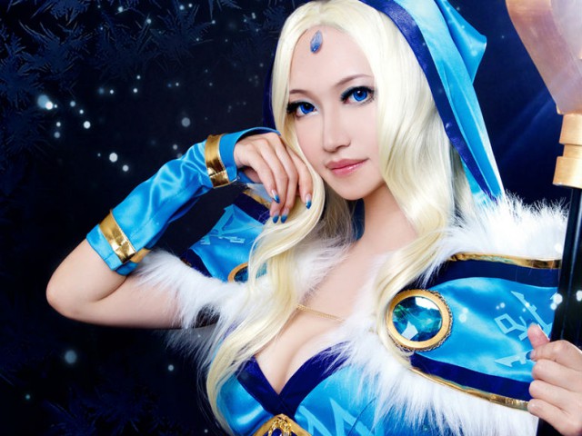 Девушки на фестивале косплея WonderCon 2016