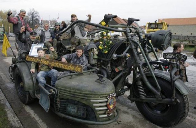 Самый большой в мире мотоцикл с двигателем от советского танка