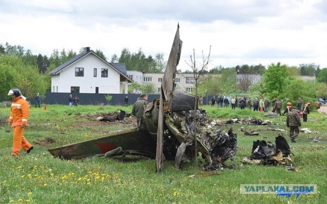 В Белоруссии на жилой дом упал самолёт