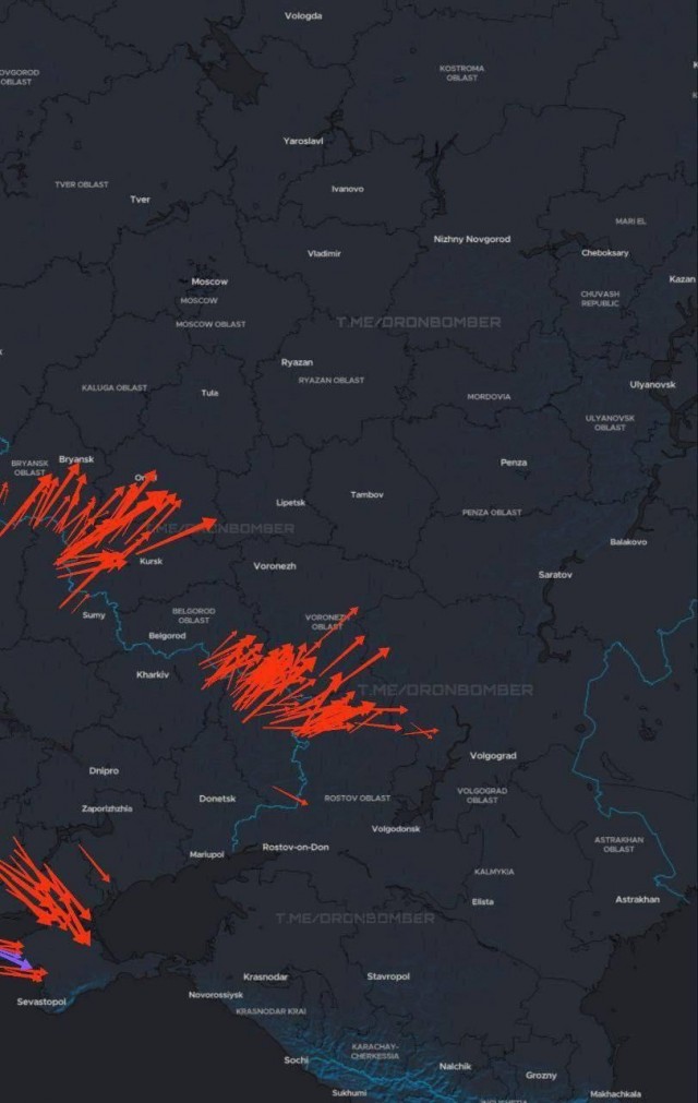Более сотни российских и более сотни украинских БПЛА вошли в воздушное пространство Украины и России