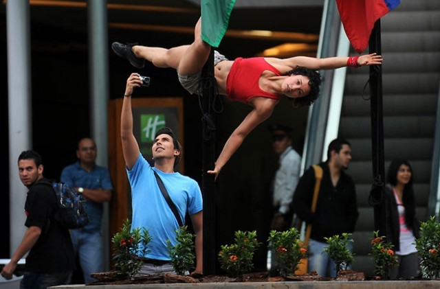 Балерины из Медельина превратили город в стрип-бар