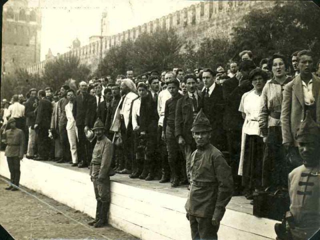 История в фотографиях