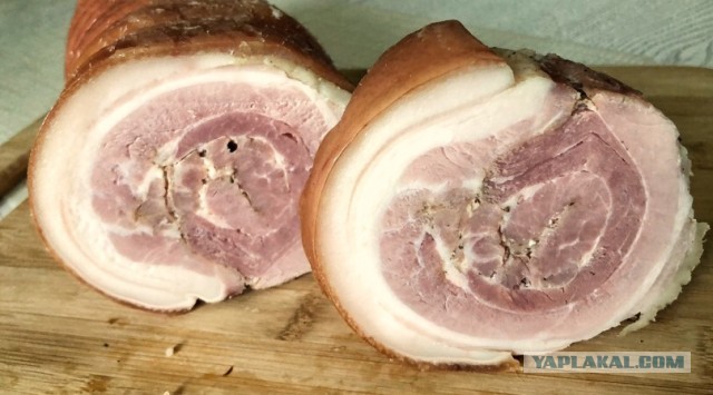 Хрустящий рулет из свинины с латиноамериканским аккомпанементом