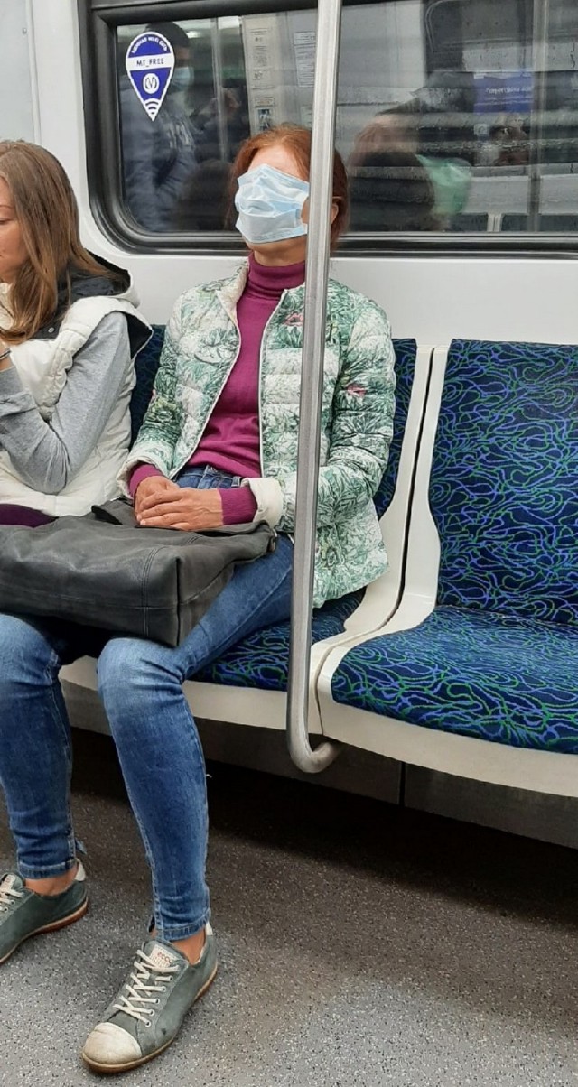 Модники, которые порой встречаются в нашем метро