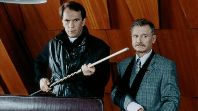 "Бывало, и семью от бандитов прятал". Необычные зигзаги судьбы Алексея Гуськова