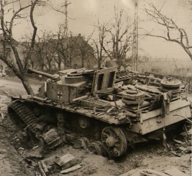 StuG III под кличкой "Гадюка", самая массовая в производстве с которой пришлось встретиться нашим дедам.