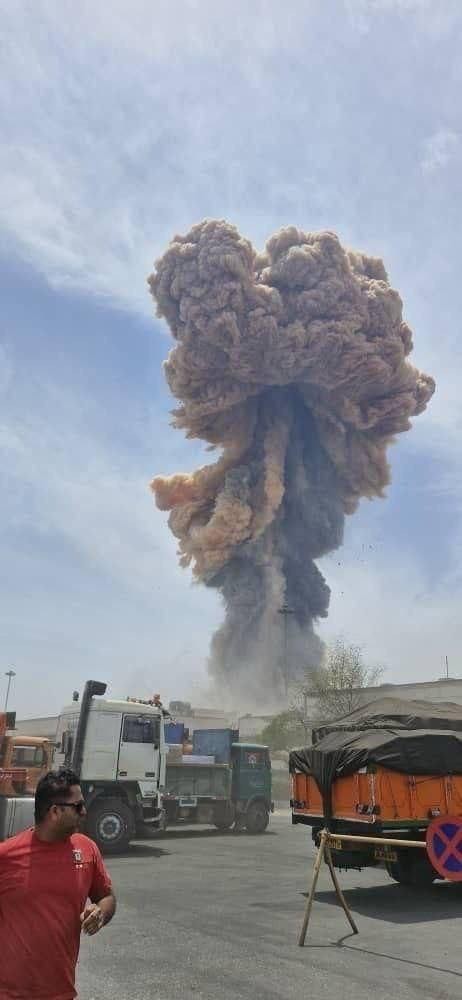 Мощный взрыв в иранском порту Бендер-Аббас