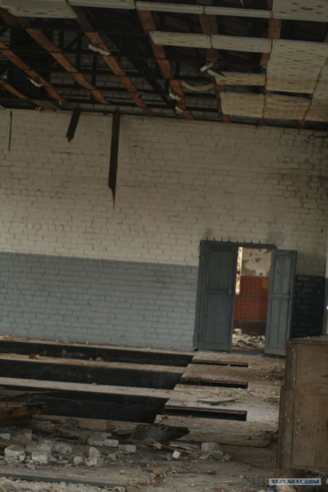 Заброшенная танковая база.