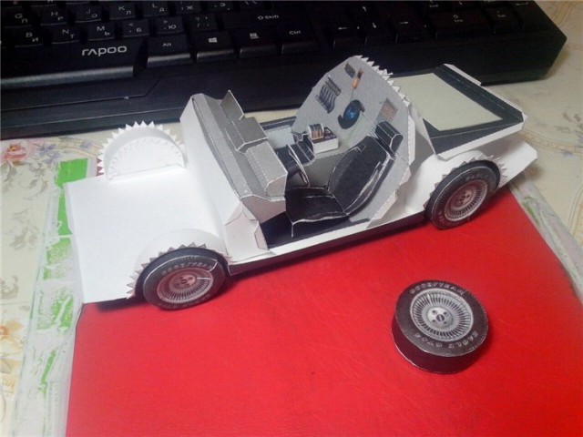 DeLorean DMC-12