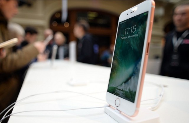iPhone не отстает от Samsung: обладатель iPhone 7 сообщил о взрыве смартфона