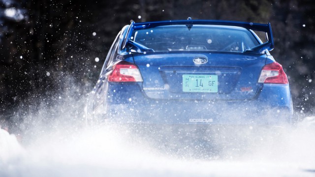 Спуск Subaru с бобслейной трассы