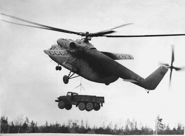 Авиации немного: трудяга вертолет Ми-6