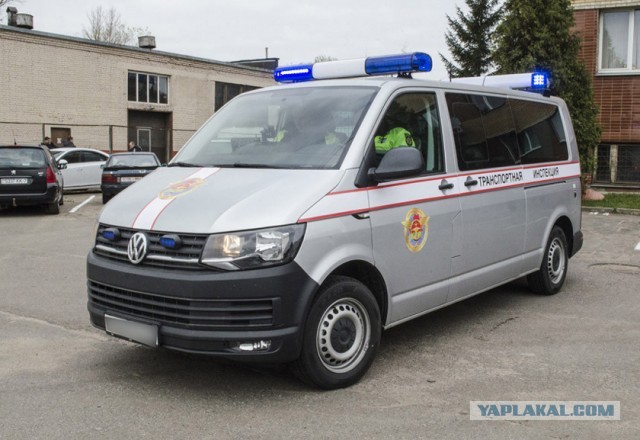 Зачем дальнобойщики кидают болты в встречный автомобиль