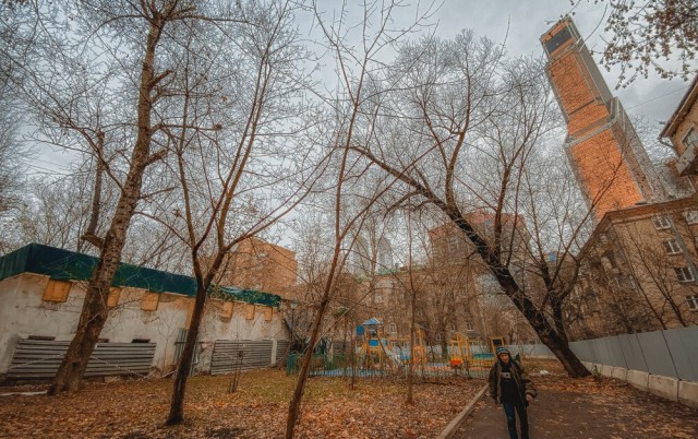 Каково было жить у подножья "Москва-Сити" в старых пятиэтажках? Большой фоторепортаж из расселенных домов!