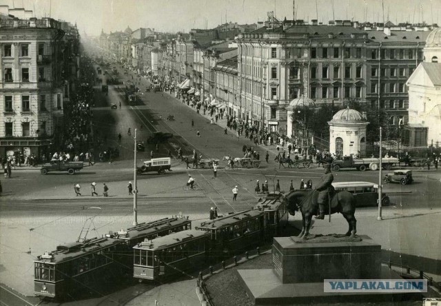 Метро Сенная. Жаркая ночь