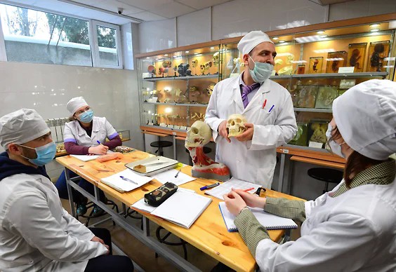 Ведущие медицинские вузы России вновь подняли цены на образовательные услуги