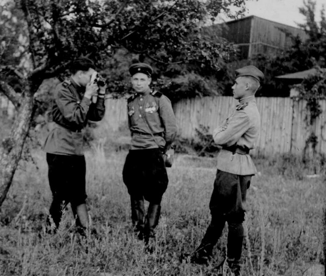 Фотографии из окопа 1942-1945г. Война глазами солдата через камеру "Лейка".