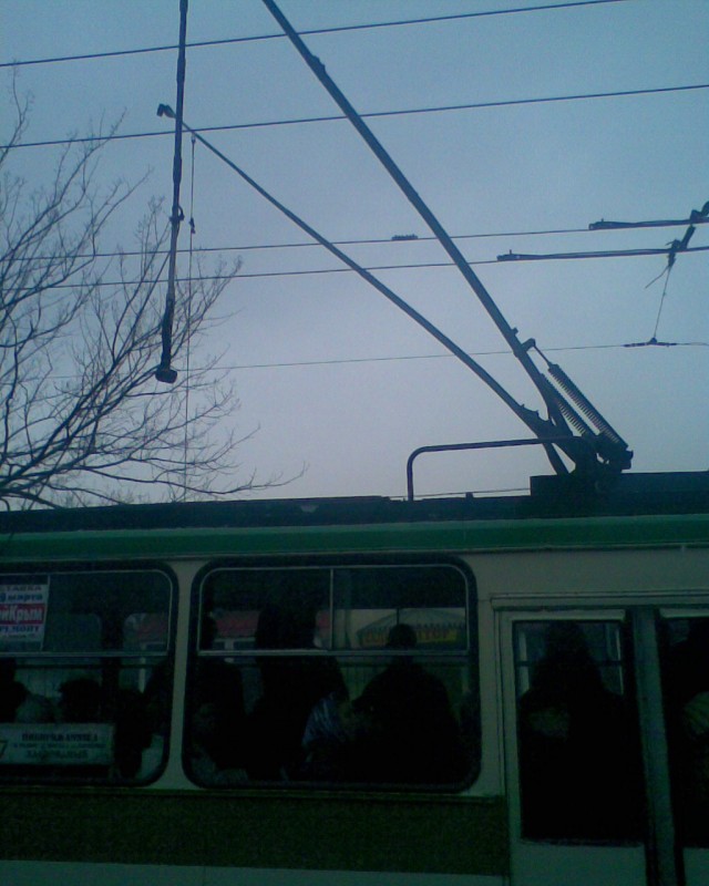 Тролейбус обгоняет..... тролейбус