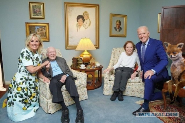 Это не фотошоп, а официальная фотография встречи Джо Байдена и 39-го президента США Джимми Картера