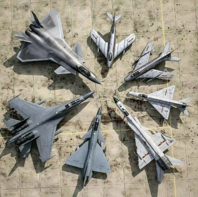 Эволюция китайских ВВС в одном фото