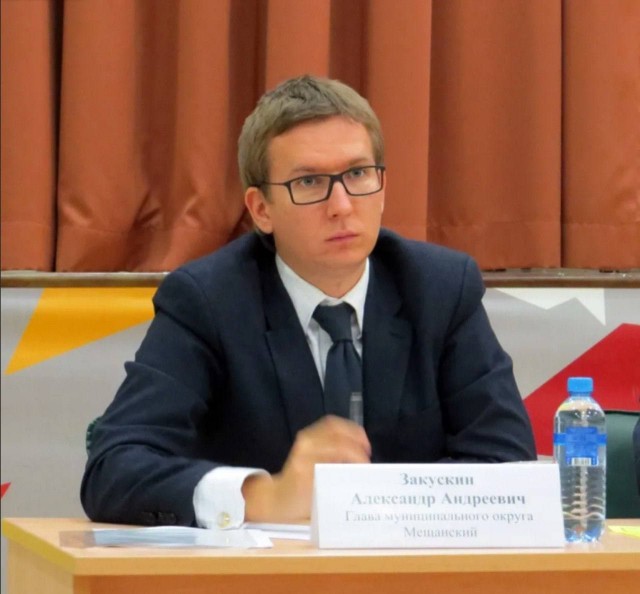 После звонка депутата Адама Делимханова Закускин написал заявление в полицию. Чиновник стал получать угрозы убийством