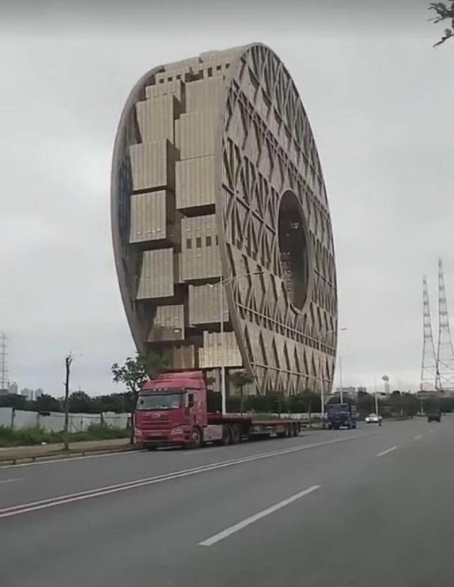 На эти фото нужно смотреть дважды